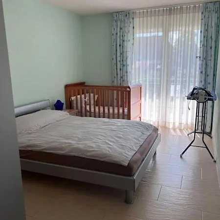 Beautiful House With Free Parking On Premise Hébergement de vacances Utzenstorf