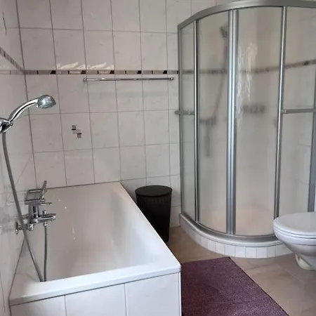 Hébergement de vacances Beautiful House With Free Parking On Premise Utzenstorf