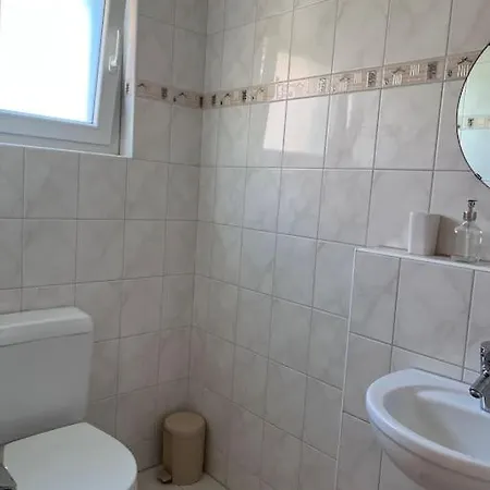 Hébergement de vacances Beautiful House With Free Parking On Premise Utzenstorf