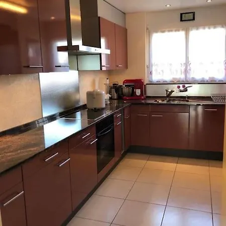Beautiful House With Free Parking On Premise Hébergement de vacances *